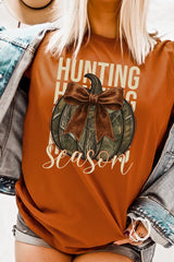US3001P-E3190 Hunting Pumpkin Bow Graphic Plus Tee $16