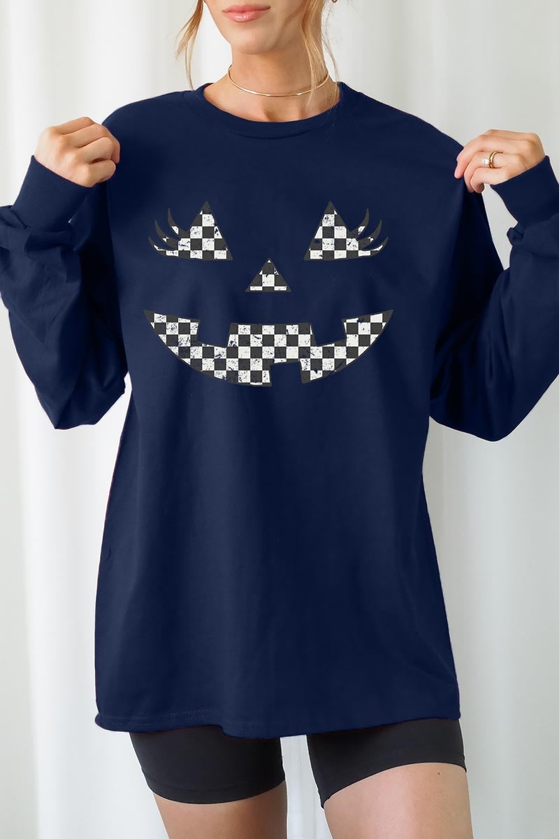 UL240P-E3149 Checker Pumpkin Face Graphic Plus Long Sleeve Tee $17