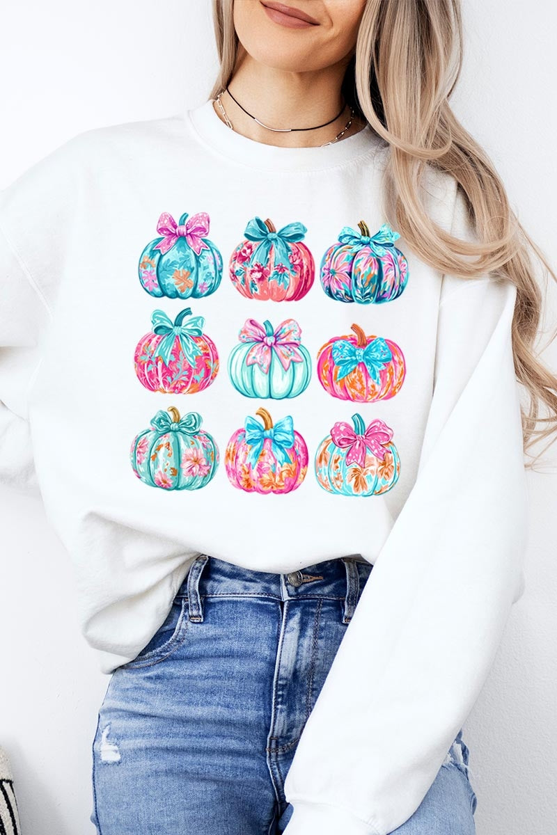 UL180P-E3137 Coquette Pumpkin Graphic Plus Sweatshirt $25
