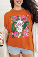 5000P-E3086 Western Floral Cow Skull Plus Heavy Cotton Tee $12.75