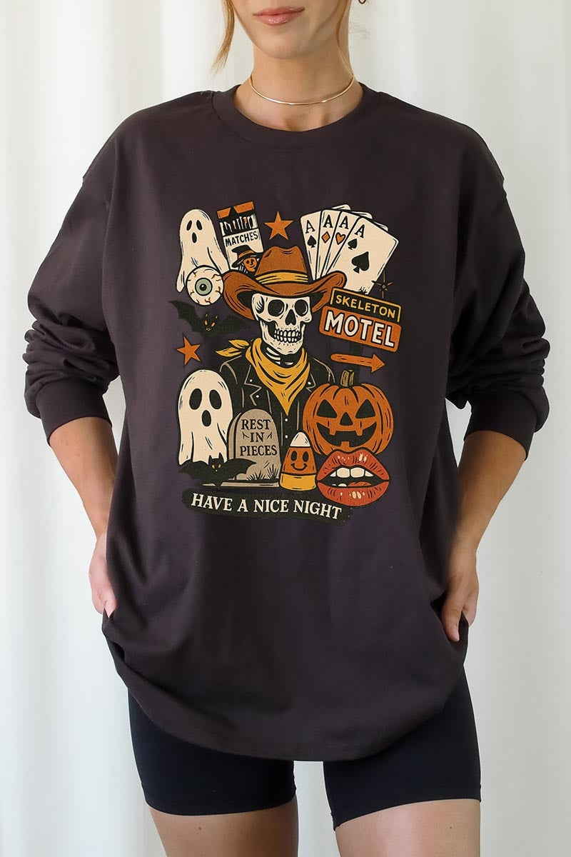 UL240P-E3107 Spooky Skeleton Graphic Plus Long Sleeve Tee $17
