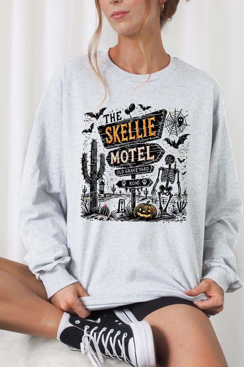 UL240P-E3108 Skellie Motel Halloween Plus Long Sleeve Tee $17