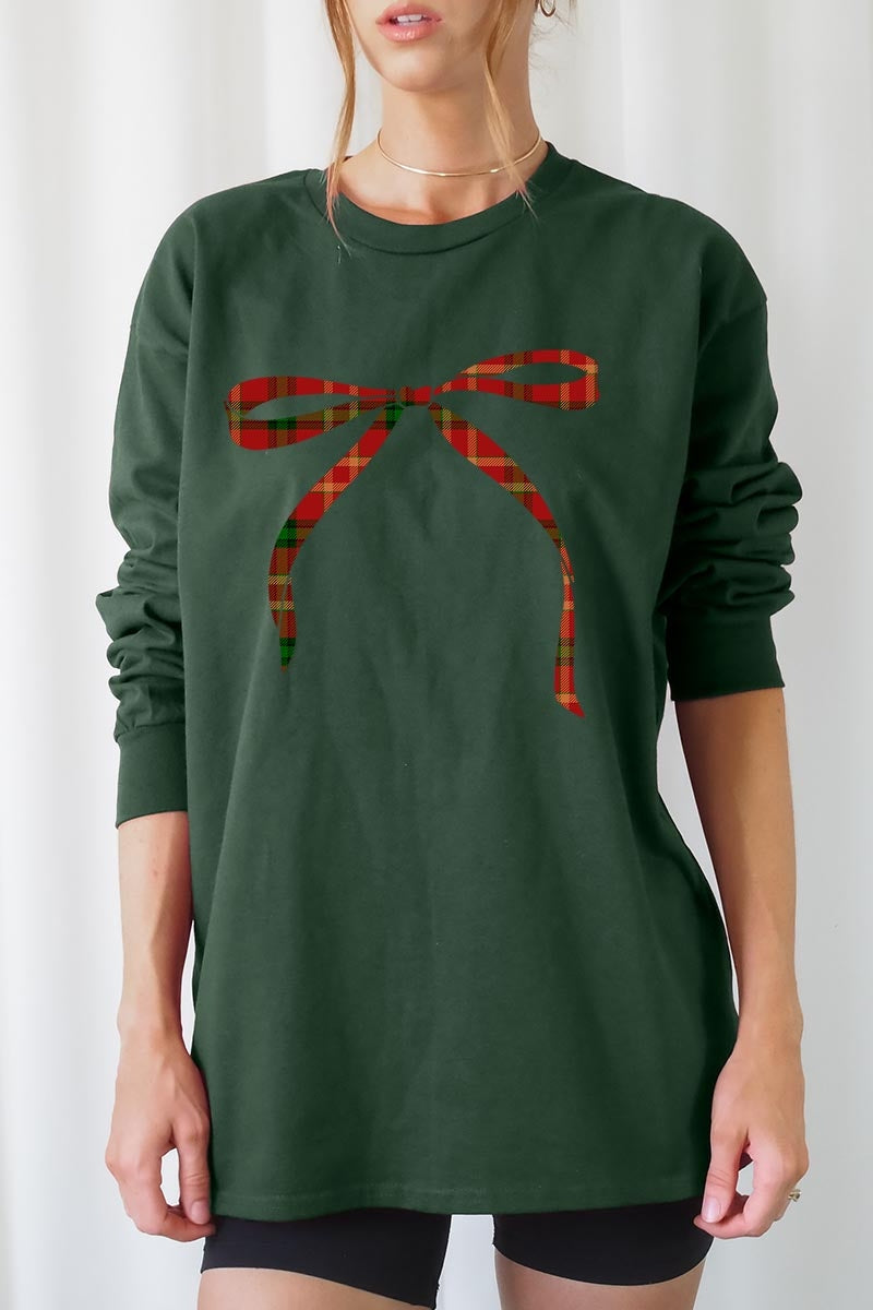 UL240P-E3211 Red Bow Christmas Graphic Plus Long Sleeve Tee $17
