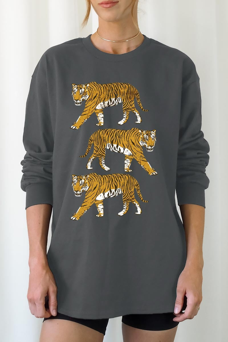 UL240P-E3104 Retro Tigers Graphic Plus Long Sleeve Tee $17