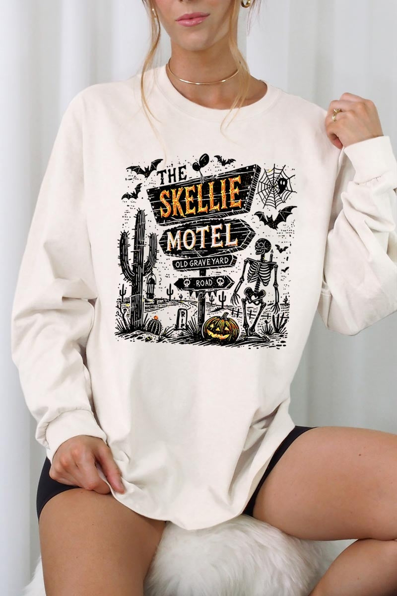 UL240P-E3108 Skellie Motel Halloween Plus Long Sleeve Tee $17