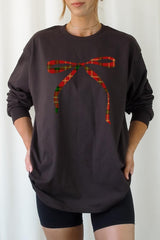 UL240P-E3211 Red Bow Christmas Graphic Plus Long Sleeve Tee $17