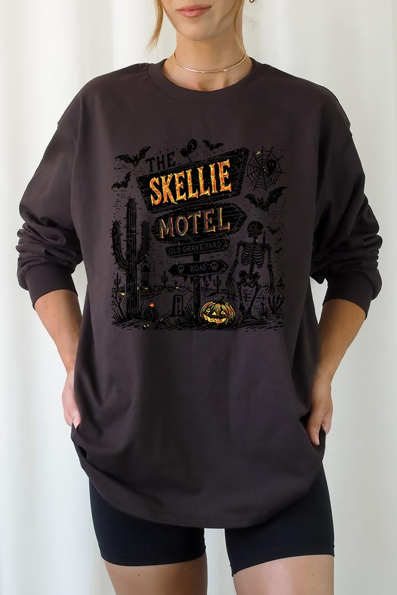 UL240P-E3108 Skellie Motel Halloween Plus Long Sleeve Tee $17