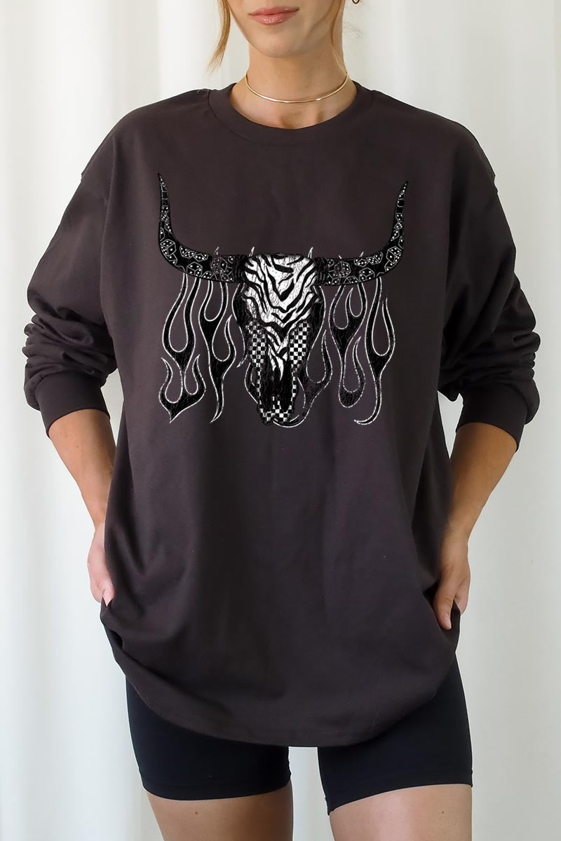 UL240P-E3176 Western Bullskull Graphic Plus Long Sleeve Tee $17