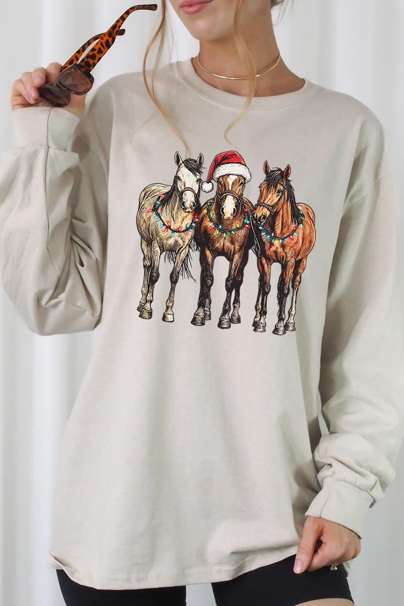 UL240P-E3182 Christmas Horses Graphic Plus Long Sleeve Tee $17