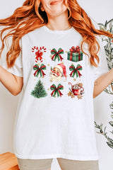 5000P-E3217 Santa Gifts & Bows Christmas Graphic Plus Heavy Cotton Tee $12.75
