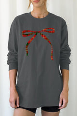 UL240P-E3211 Red Bow Christmas Graphic Plus Long Sleeve Tee $17