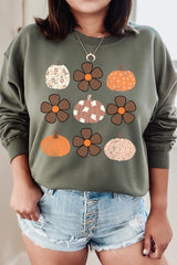 UL180P-E3117 Pumpkins & Flowers Fall Graphic Plus Sweatshirt $25